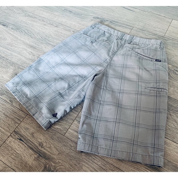 Volcom shorts - Picture 3 of 5